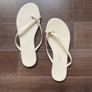 TKEES Riley Sandal in Seashell